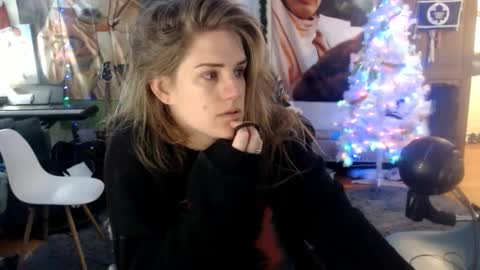 Snapshot of katiecutie_5 chatting on 01/11/25, 04:16 Katie online show from 01/11/25, 04:16