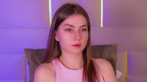 Snapshot of katiereeves chatting on 11/19/25, 05:46 katiereeves online show from 11/19/25, 05:46