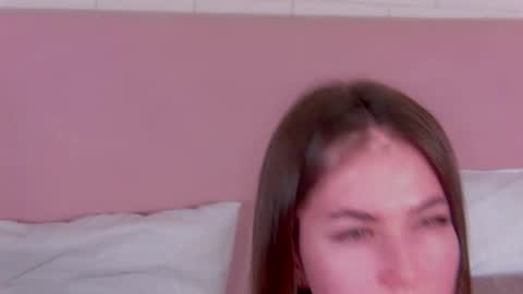 Snapshot of katiereeves chatting on 11/21/25, 05:22 katiereeves online show from 11/21/25, 05:22