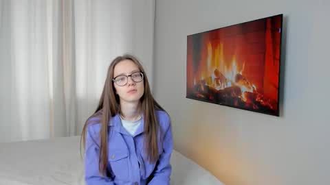 Snapshot of katinatonge chatting on 10/21/25, 08:48 Scarlett online show from 10/21/25, 08:48