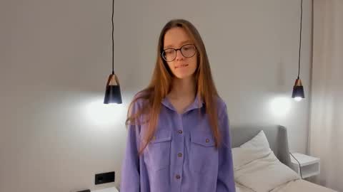 Snapshot of katinatonge chatting on 10/30/25, 08:38 Scarlett online show from 10/30/25, 08:38