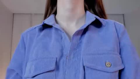 Snapshot of katinatonge chatting on 11/17/25, 08:42 Scarlett online show from 11/17/25, 08:42