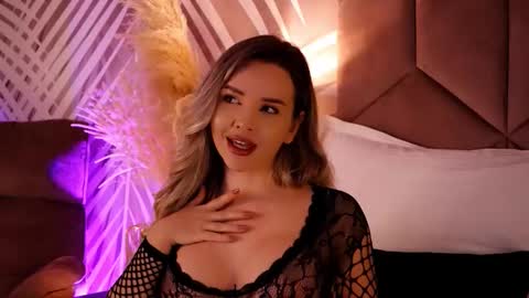 Snapshot of katjolie chatting on 10/10/25, 07:57 KatJolie online show from 10/10/25, 07:57