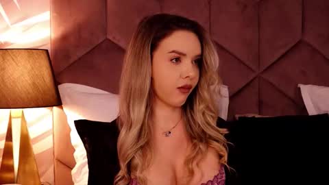 Snapshot of katjolie chatting on 10/16/25, 07:59 KatJolie online show from 10/16/25, 07:59