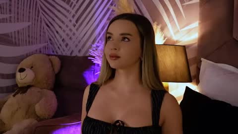 Snapshot of katjolie chatting on 10/21/25, 07:47 KatJolie online show from 10/21/25, 07:47