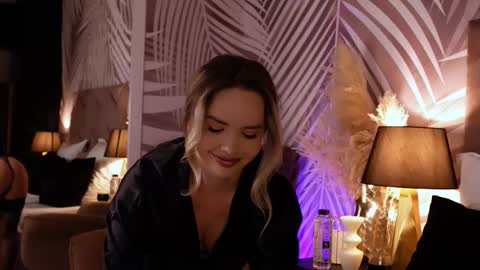 Snapshot of katjolie chatting on 10/23/25, 07:45 KatJolie online show from 10/23/25, 07:45