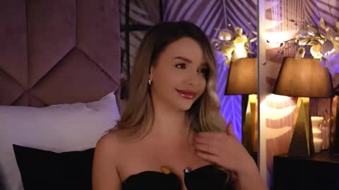 Snapshot of katjolie chatting on 10/25/25, 07:19 KatJolie online show from 10/25/25, 07:19