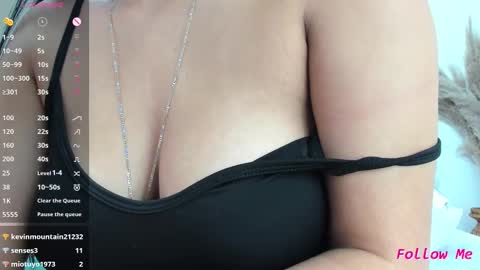 Snapshot of katriana_sex chatting on 02/23/25, 10:31 Katriana online show from 02/23/25, 10:31