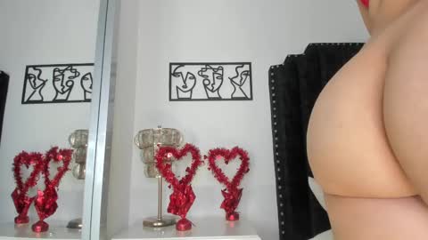 Snapshot of katrina_moore chatting on 02/14/25, 02:33 katrina moore online show from 02/14/25, 02:33