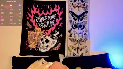 Snapshot of katrinaa_ricci chatting on 11/14/25, 05:28 Katrina Ricci online show from 11/14/25, 05:28