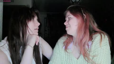 katrine_ine online show from 11/14/25, 03:44