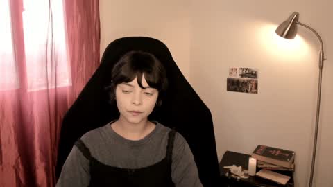 Snapshot of katsurotaro chatting on 12/19/24, 09:38 katsuro online show from 12/19/24, 09:38