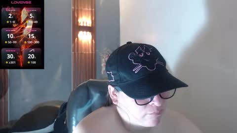 katty online show from 10/17/25, 01:25