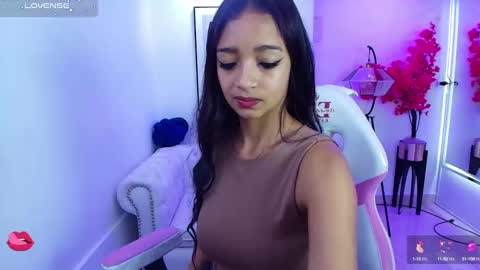 Snapshot of katty_rounds chatting on 10/07/25, 12:35 katty_rounds online show from 10/07/25, 12:35