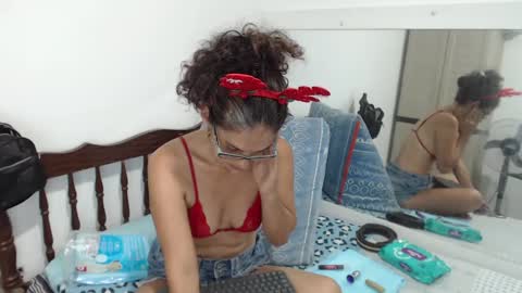 Snapshot of kattydirty144 chatting on 12/24/24, 05:34 angel online show from 12/24/24, 05:34