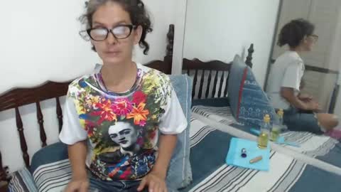 Snapshot of kattydirty144 chatting on 01/09/25, 08:33 angel online show from 01/09/25, 08:33