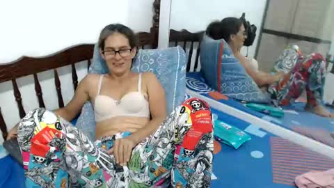 Snapshot of kattydirty144 chatting on 01/14/25, 10:34 angel online show from 01/14/25, 10:34