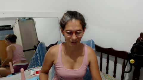 Snapshot of kattydirty144 chatting on 02/13/25, 10:12 angel online show from 02/13/25, 10:12