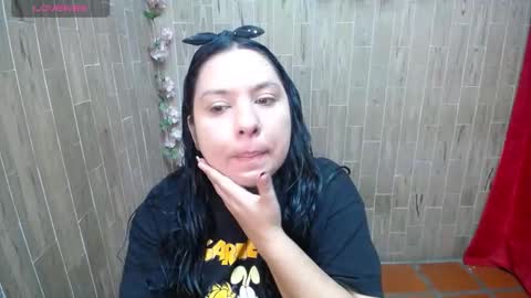 Katy online show from 11/18/25, 01:00