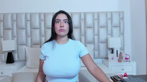 katy blonde girl and paola big boobs online show from 01/10/25, 07:32