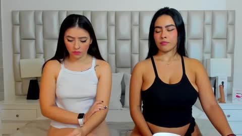 katy blonde girl and paola big boobs online show from 03/05/25, 07:49