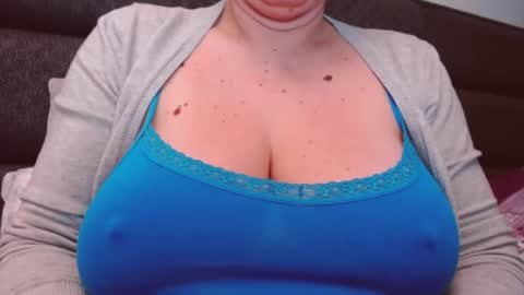 Snapshot of katynextdoor chatting on 12/06/24, 07:21 Katy online show from 12/06/24, 07:21