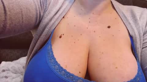 Snapshot of katynextdoor chatting on 12/09/24, 06:12 Katy online show from 12/09/24, 06:12