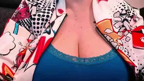 Snapshot of katynextdoor chatting on 12/22/24, 06:06 Katy online show from 12/22/24, 06:06