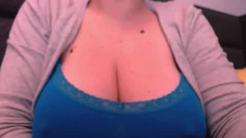 Snapshot of katynextdoor chatting on 01/23/25, 07:00 Katy online show from 01/23/25, 07:00