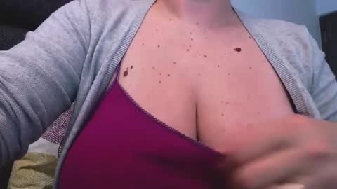 Snapshot of katynextdoor chatting on 02/07/25, 10:19 Katy online show from 02/07/25, 10:19