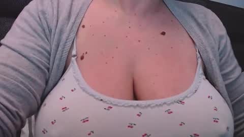 Snapshot of katynextdoor chatting on 02/16/25, 06:54 Katy online show from 02/16/25, 06:54