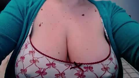 Snapshot of katynextdoor chatting on 03/09/25, 06:28 Katy online show from 03/09/25, 06:28