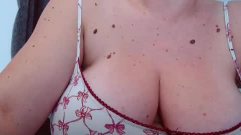 Snapshot of katynextdoor chatting on 09/20/25, 07:09 Katy online show from 09/20/25, 07:09