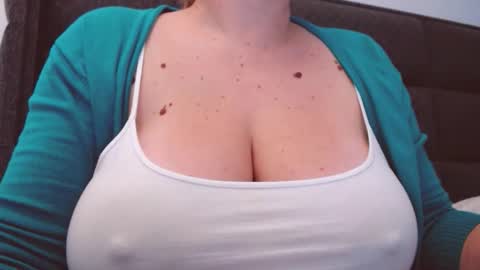 Snapshot of katynextdoor chatting on 10/16/25, 06:58 Katy online show from 10/16/25, 06:58