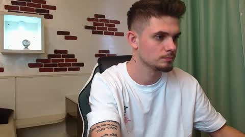 Snapshot of kavinakul chatting on 02/04/25, 11:27 KavinAkul online show from 02/04/25, 11:27