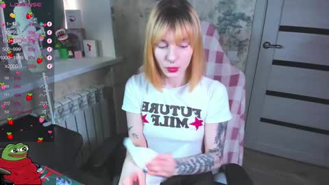 Snapshot of kawaii_power_uwu chatting on 02/19/25, 10:34 Kira-chan online show from 02/19/25, 10:34