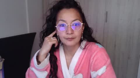  Khawit  online show from 12/15/24, 04:15