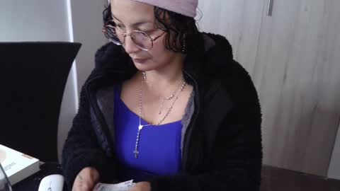  Khawit  online show from 12/17/24, 07:04