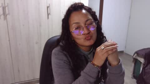  Khawit  online show from 01/04/25, 04:44