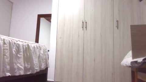  Khawit  online show from 10/15/25, 03:56