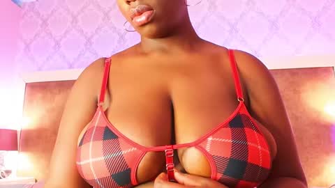 Snapshot of kayabrowns chatting on 02/22/25, 06:41 Susan online show from 02/22/25, 06:41