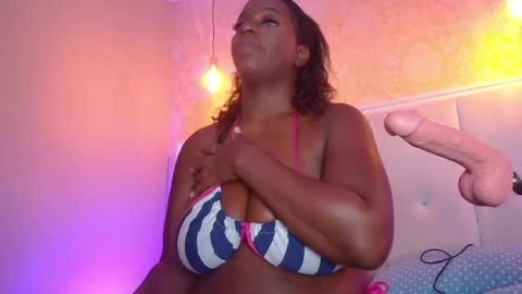 Snapshot of kayabrowns chatting on 11/18/25, 02:43 Susan online show from 11/18/25, 02:43