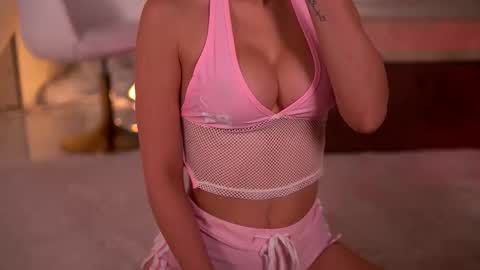 kaylabray online show from 11/19/25, 06:57