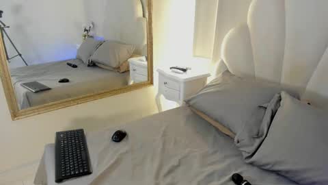 kaylachannell online show from 10/15/25, 04:23