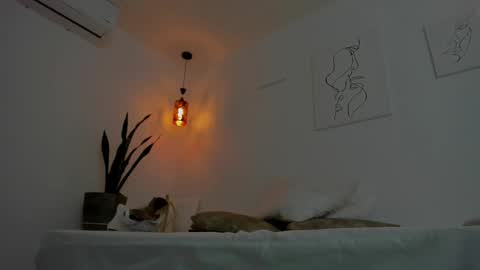      K A Y L A      online show from 11/16/25, 01:06