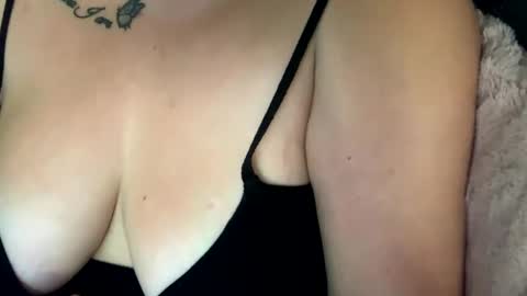 Snapshot of kaylastearsman chatting on 02/12/25, 12:27 kaylastearsman online show from 02/12/25, 12:27