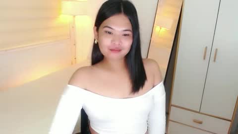 Y O U R        F U T U R E       K A Y L E E  online show from 02/20/25, 10:05