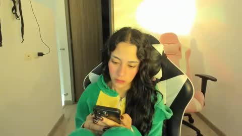 kaylie online show from 11/18/25, 11:03