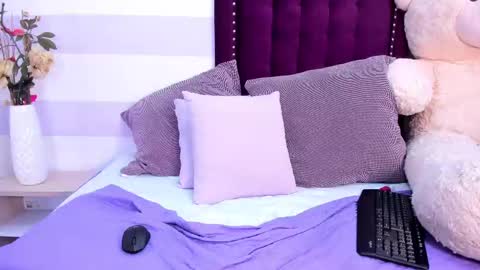 Snapshot of kaylin_jann chatting on 03/12/25, 01:36 Kaylin Jann online show from 03/12/25, 01:36