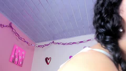 Snapshot of kayllaevans_ chatting on 02/17/25, 01:25 Kay online show from 02/17/25, 01:25
